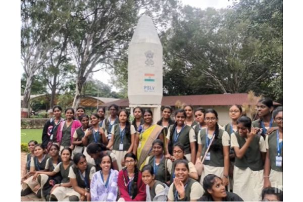 XII std - Bengaluru  On 27th July, the students of XII std went on an educational field trip to the Bengaluru (Hal & IISC)